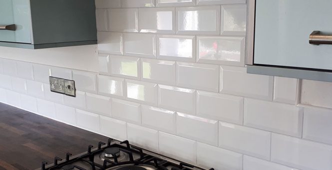 Tiling Kitchen Splashback with Subway Tiles